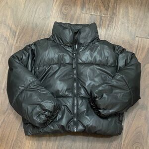Old Navy Women's Black Puffer Jacket